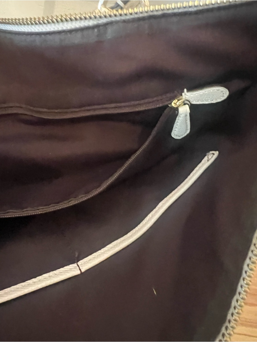 Coach Cream Leather Shoulder Tote with Gold Hardware - Picture 3 of 7